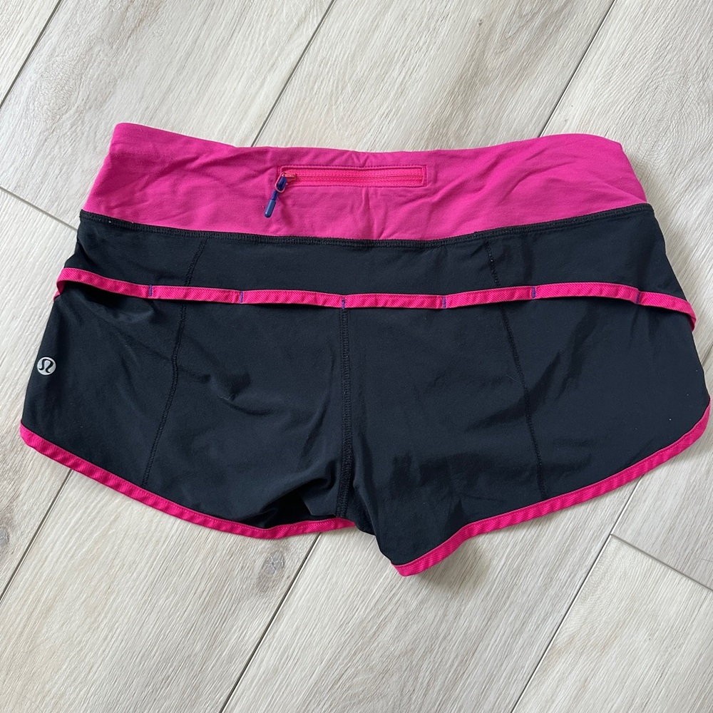 Lululemon Speed Up 2.5” Low Rise Shorts - Picture 2 of 6